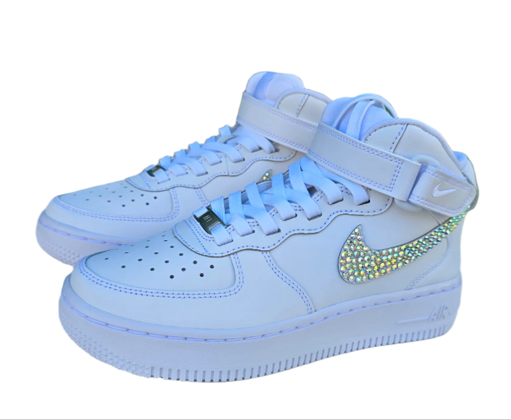 Swarovski kristályokkal díszített, fehér Nike Air Force 1 Mid női cipő