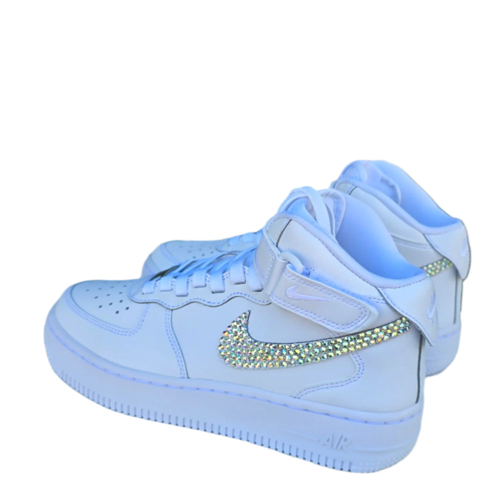 Swarovski kristályokkal díszített, fehér Nike Air Force 1 Mid női cipő