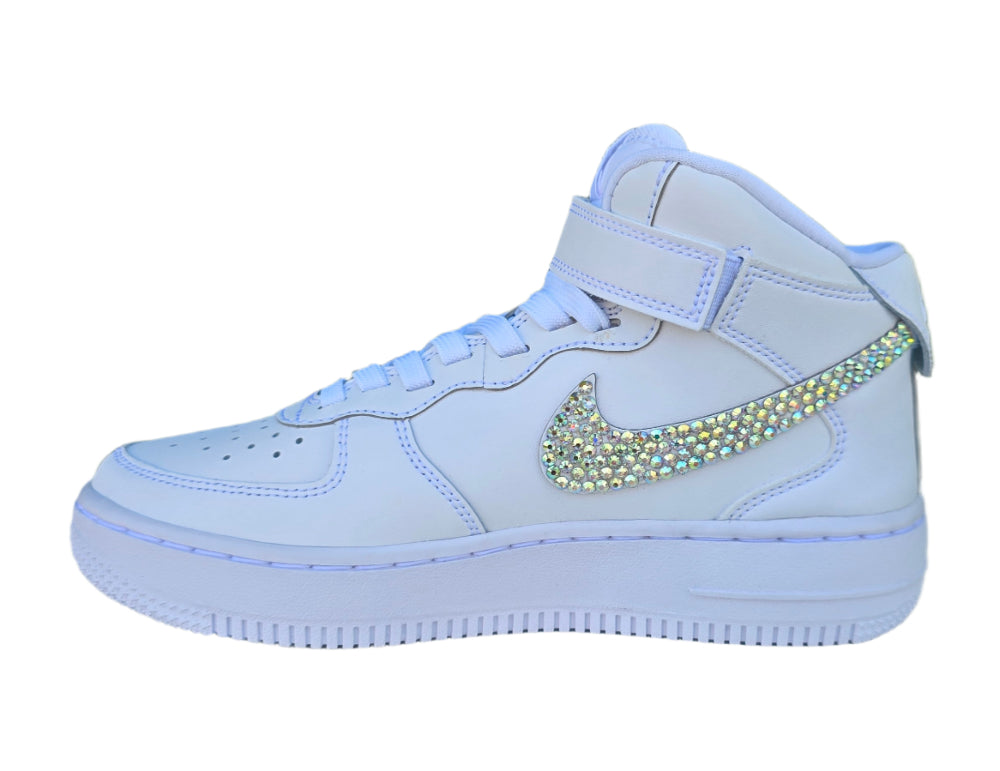 Swarovski kristályokkal díszített, fehér Nike Air Force 1 Mid női cipő
