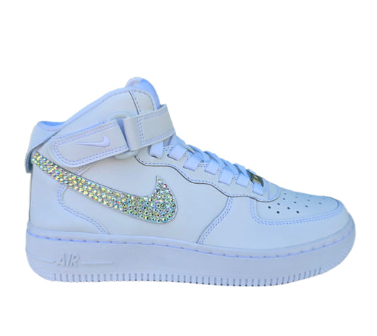 Swarovski kristályokkal díszített, fehér Nike Air Force 1 Mid női cipő