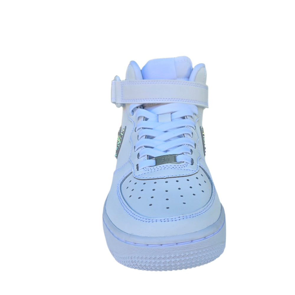 Swarovski kristályokkal díszített, fehér Nike Air Force 1 Mid női cipő