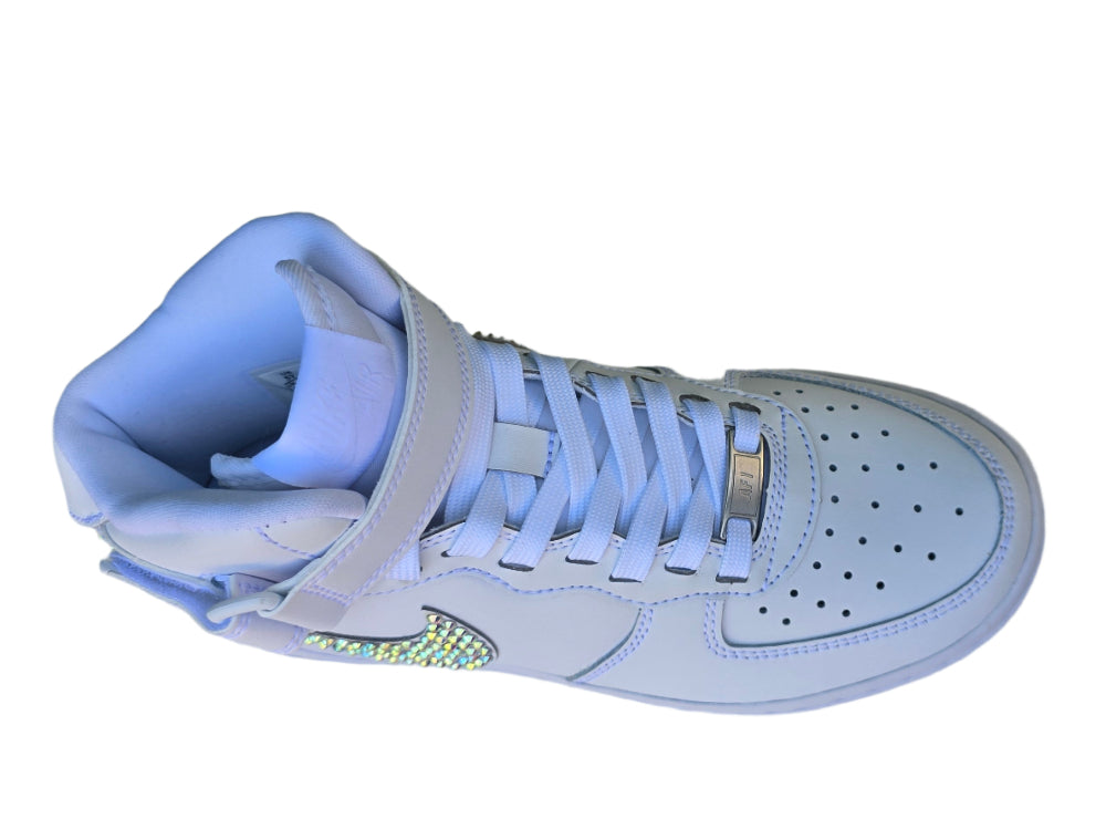 Swarovski kristályokkal díszített, fehér Nike Air Force 1 Mid női cipő