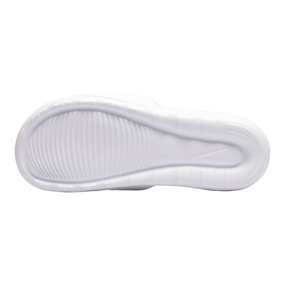 NIKE VICTORI ONE SLIDE "Fehér" papucs