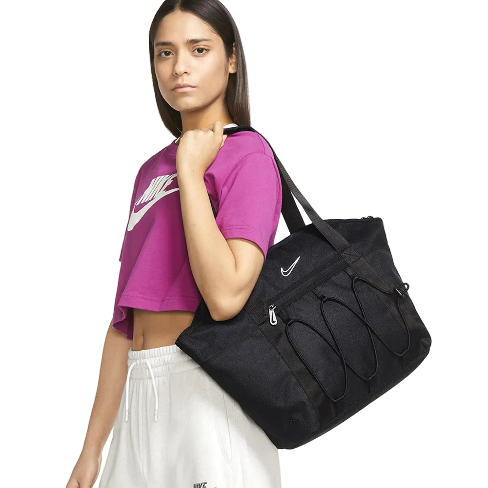 Nike W NK ONE (18l) Női "Fekete" Táska
