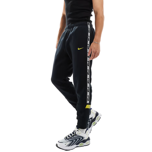Nike Repeat logo joggers "Fekete" Férfi Melegítőnadrág