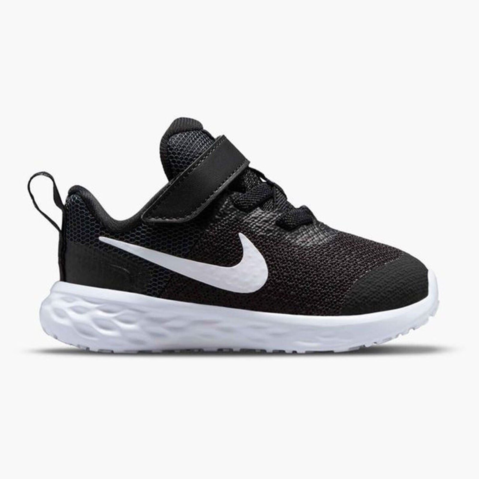 NIKE REVOLUTION 6 TÉPŐZÁRAS FEKETE GYEREK CIPŐ - Golyó SportIMAGE SIZE