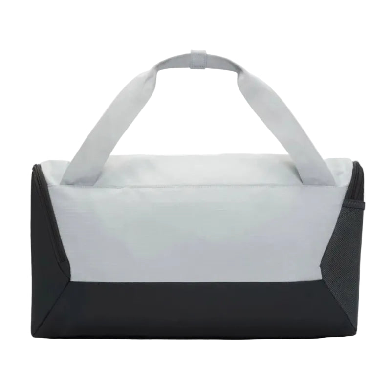 NIKE BRASILIA "Szürke" SPORTTÁSKA (41L)