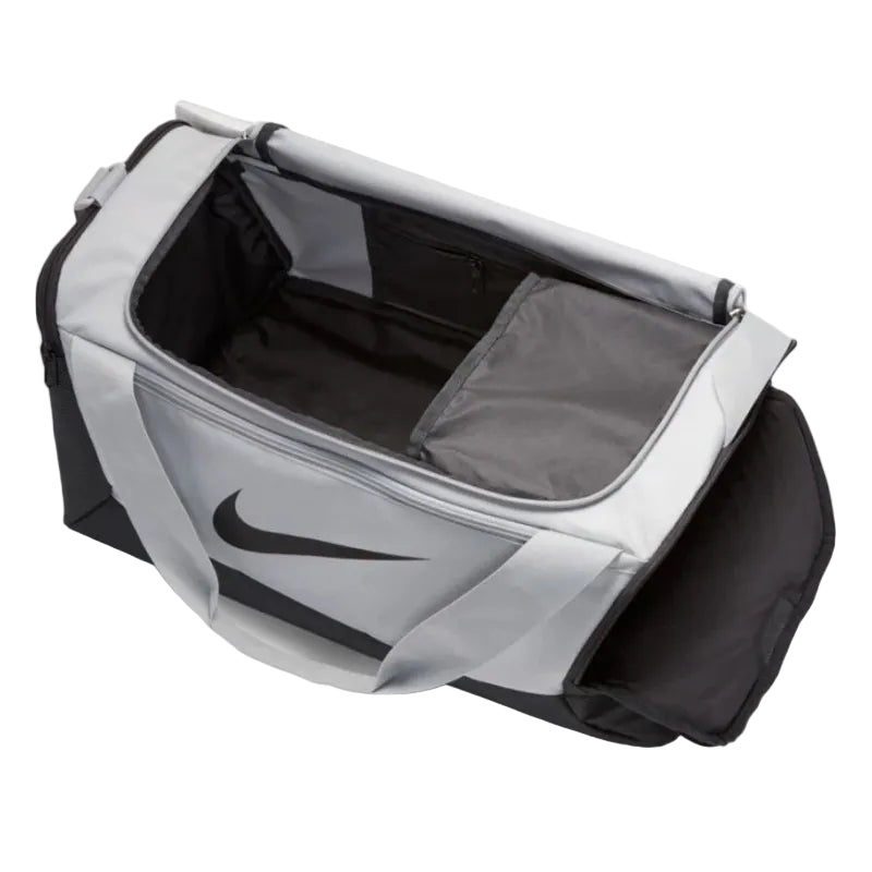 NIKE BRASILIA "Szürke" SPORTTÁSKA (41L)