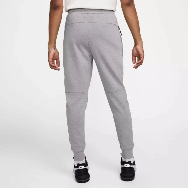 Nike Sportswear Tech Essentials férfi melegítő szett