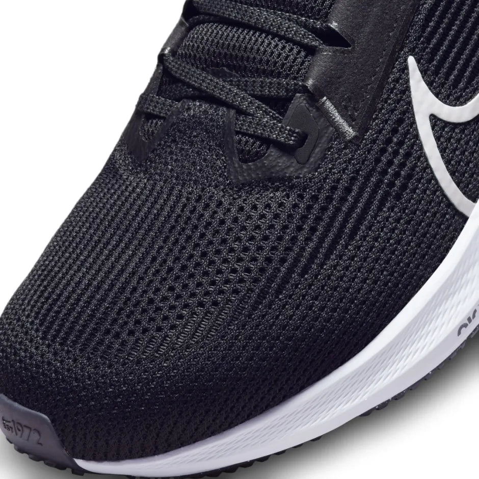 NIKE AIR ZOOM PEGASUS 40 "Fekete/Fehér" Férfi Futócipő