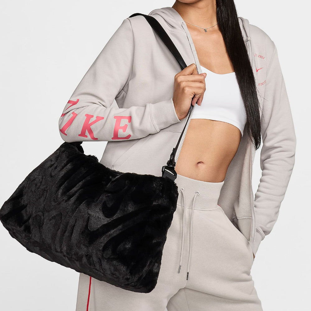 Nike Sportswear műszőrme táska "Fekete" (10Liter)