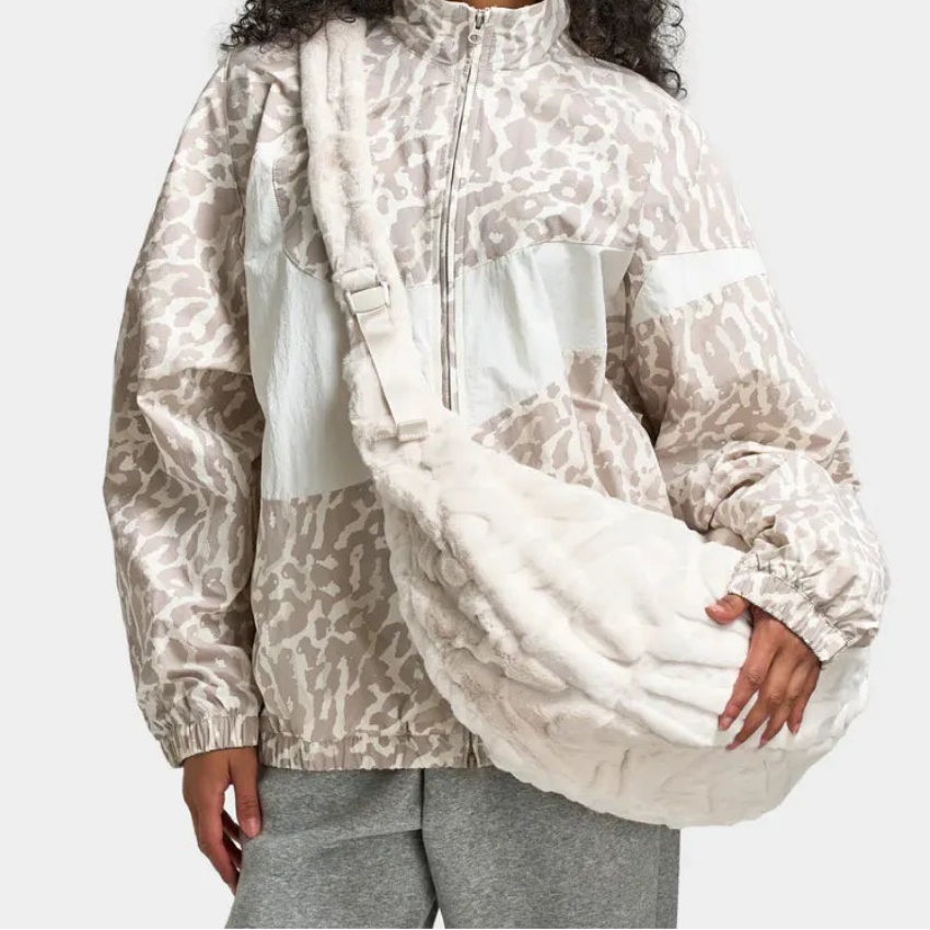 NIKE NSW MŰSZŐRME TÁSKA (19L)