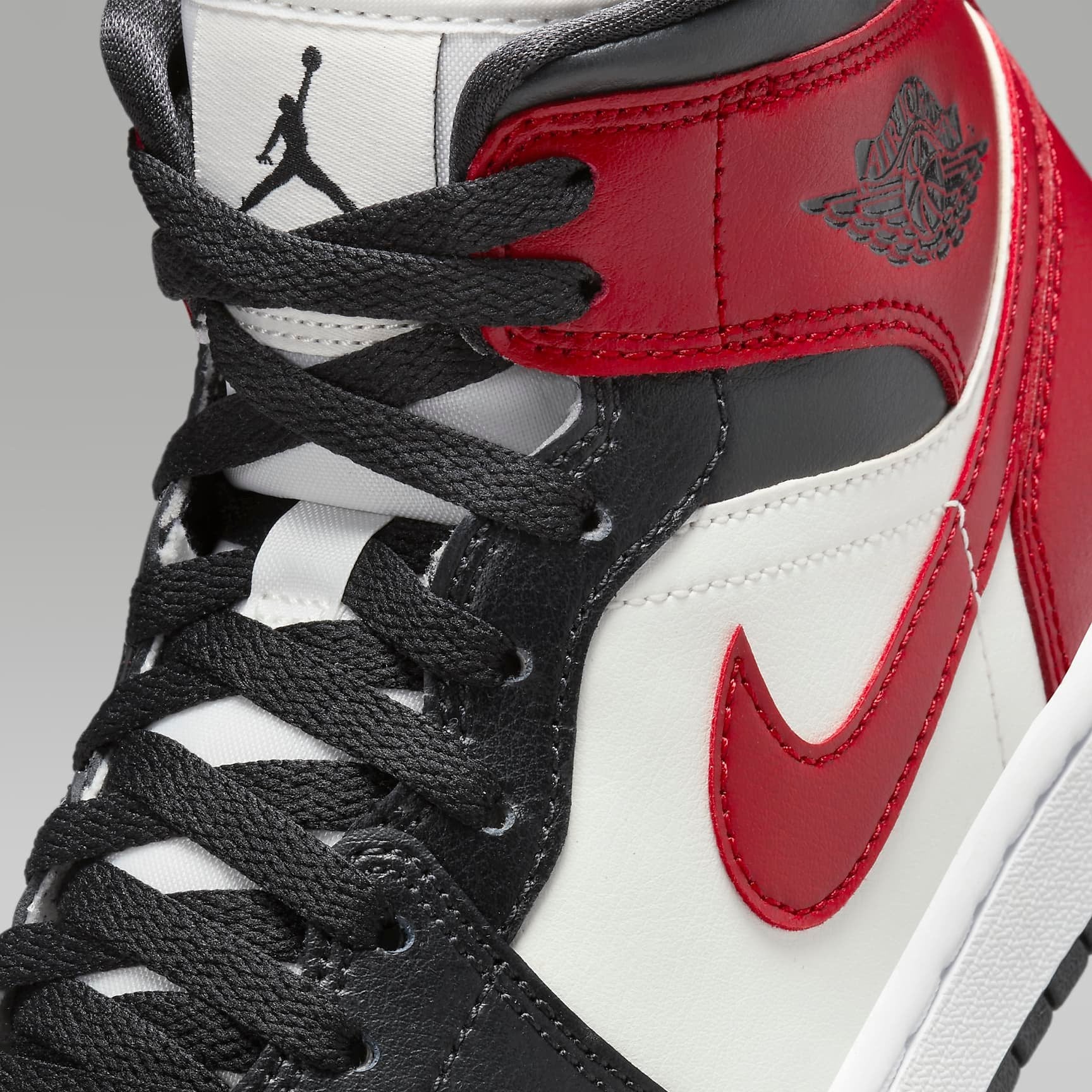 Jordan 1 Mid Gym Red Off Noir - Golyó Sport