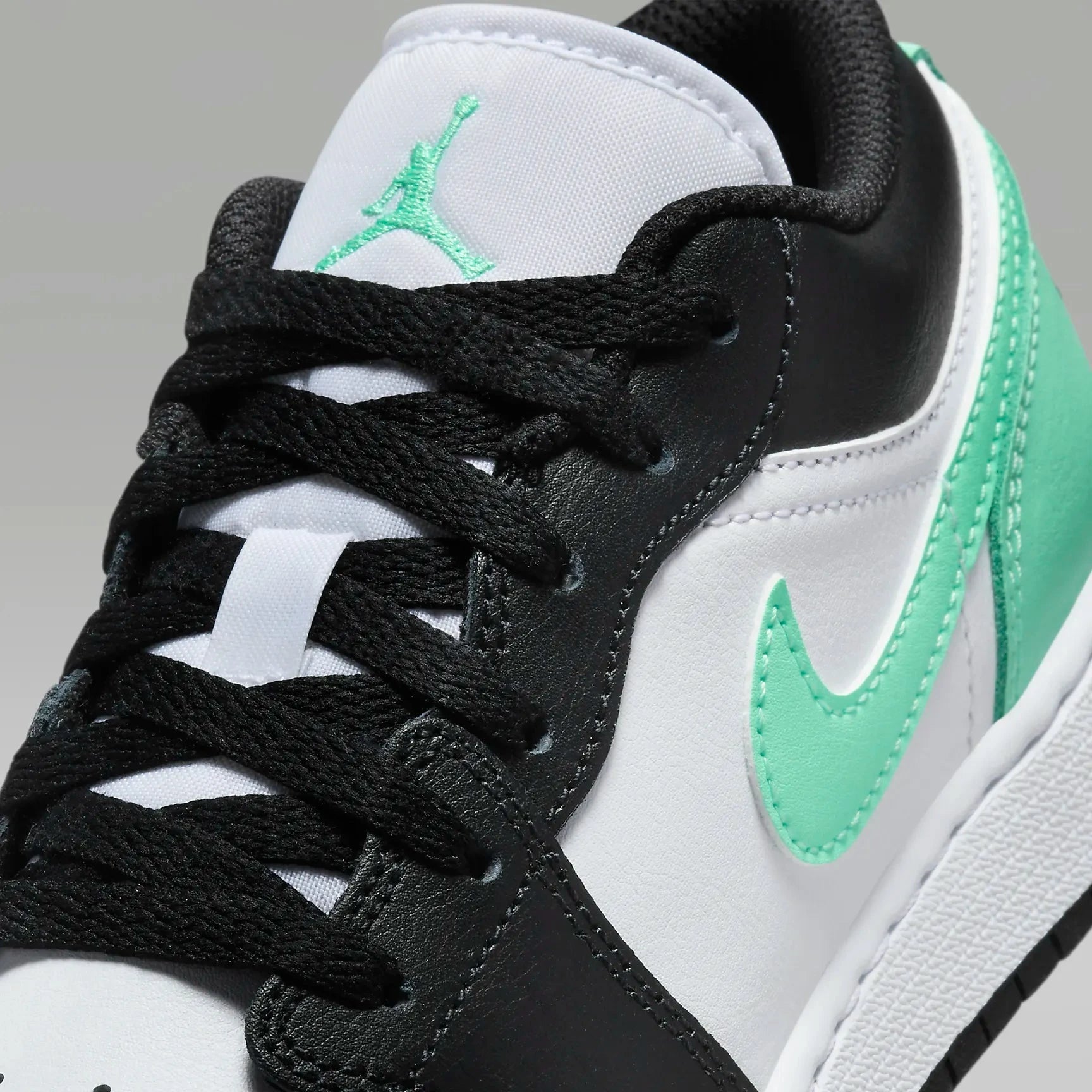 Nike Air Jordan 1 Low "Green Glow" - Golyó Sport