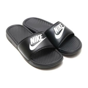 NIKE BENASSI JDI FEKETE - FEHÉR NŐI PAPUCS - Golyó Sport