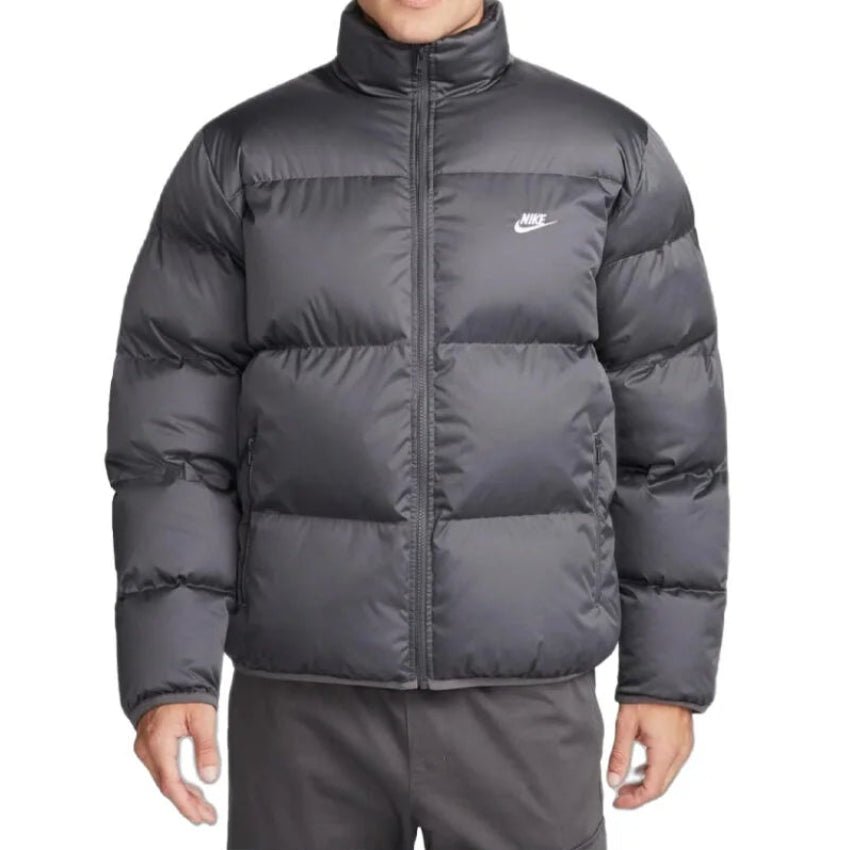 NIKE M NK CLUB PUFFER JKT "Szürke" Férfi Kabát - Golyó Sport