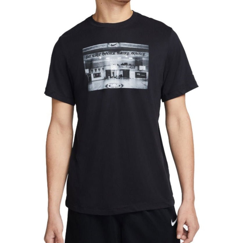 NIKE M NK DF OC PHOTO SS TEE Férfi Póló - Golyó Sport