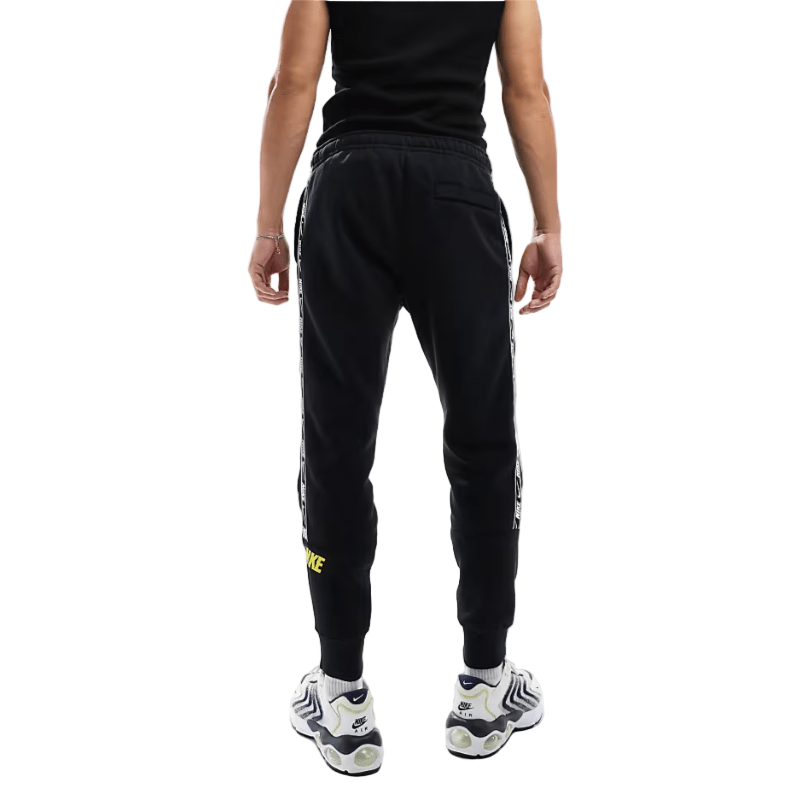 Nike Repeat logo joggers "Fekete" Férfi Melegítőnadrág - Golyó Sport