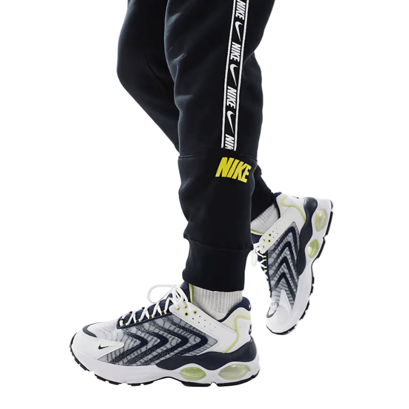 Nike Repeat logo joggers "Fekete" Férfi Melegítőnadrág - Golyó Sport